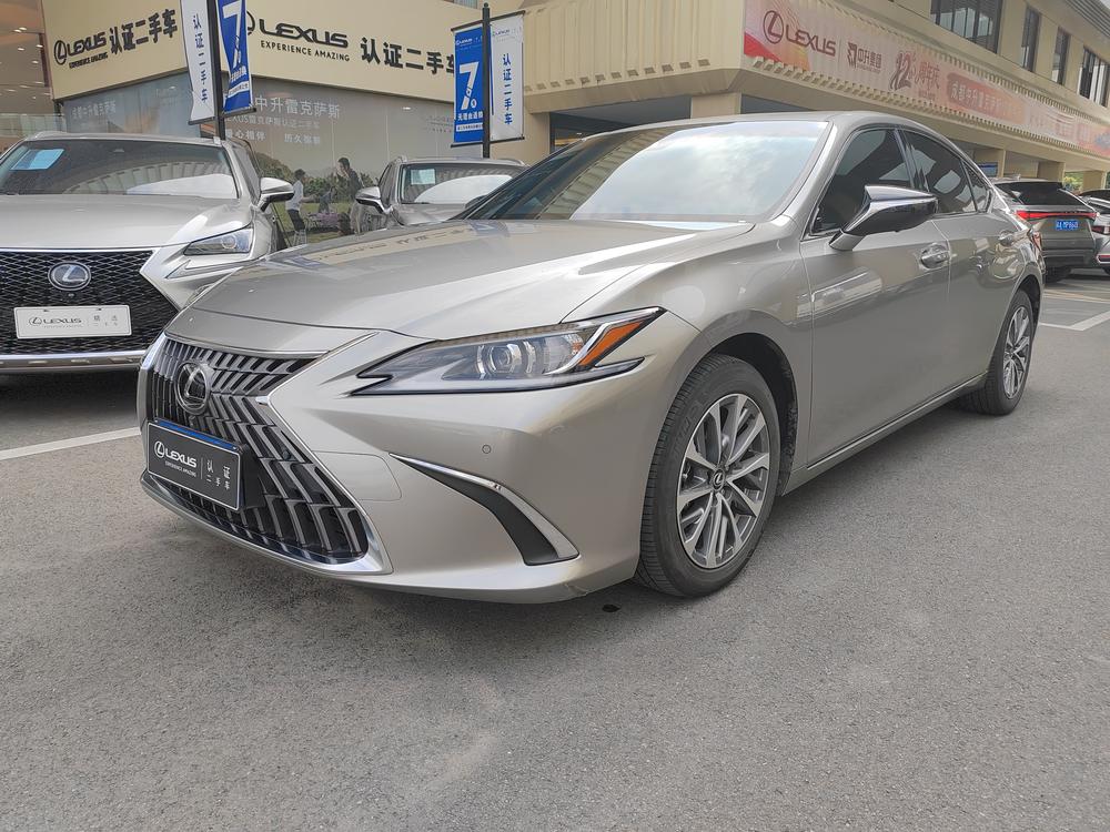 Lexus Lexus ES 2022 300h Excellence Edition