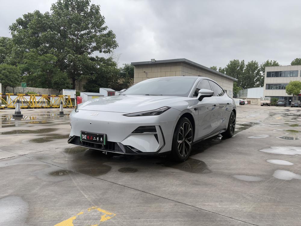 Geely Galaxy E8 2025 700km Yuanhang Intelligent Driving Edition