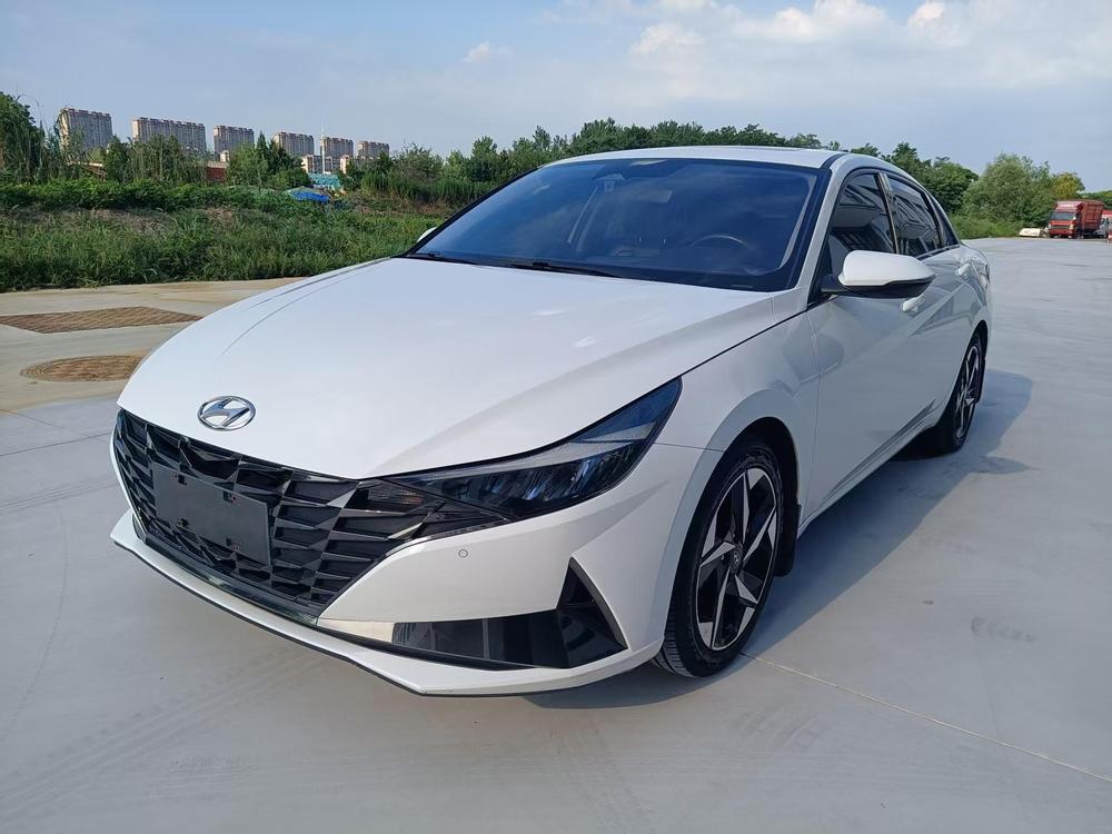 Hyundai Elantra 2021 1.5L CVT LUX Premium Edition