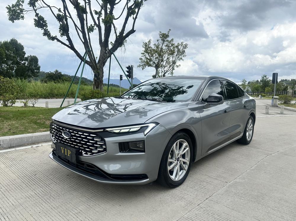 Ford Mondeo 2022 facelift EcoBoost 245 luxury model