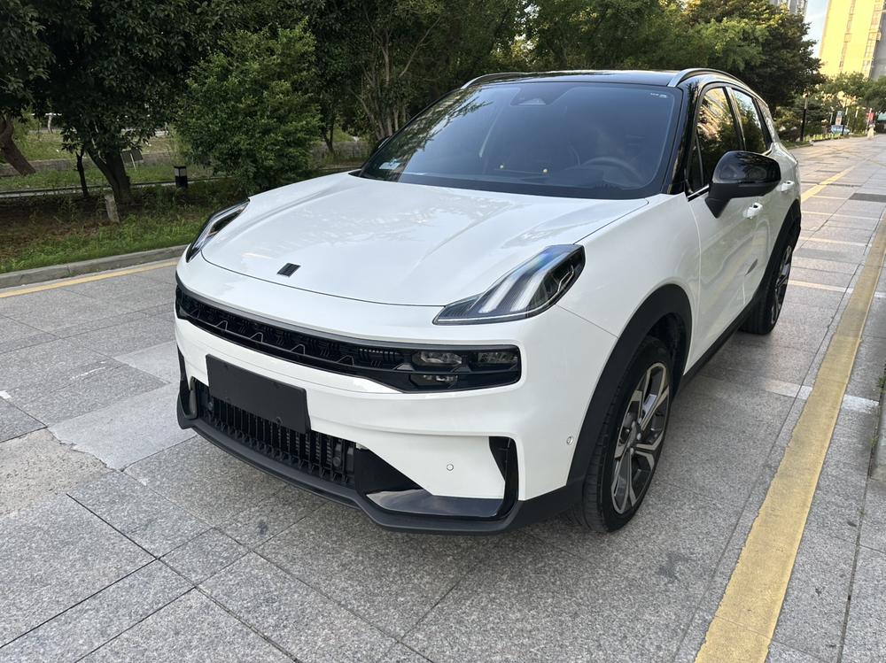 Lynk_&_Co Lynk & Co 06 2023 Remix 1.5T Hero