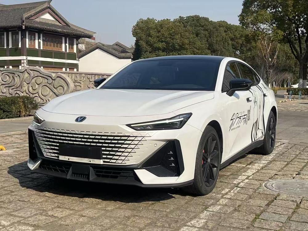 Changan Changan UNI-V 2022 1.5T premium model