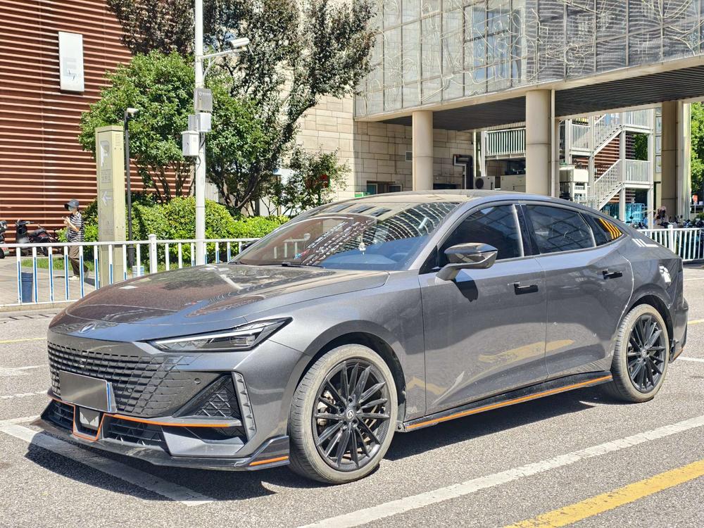 Changan Changan UNI-V 2023 1.5T sports version