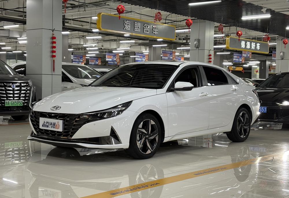 Hyundai Elantra 2022 1.5L CVT LUX Premium Edition