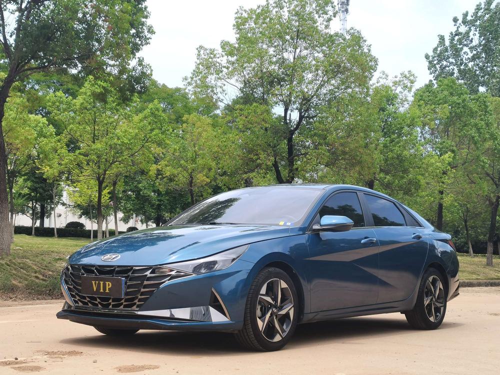 Hyundai Elantra 2022 1.5L CVT LUX Premium Edition