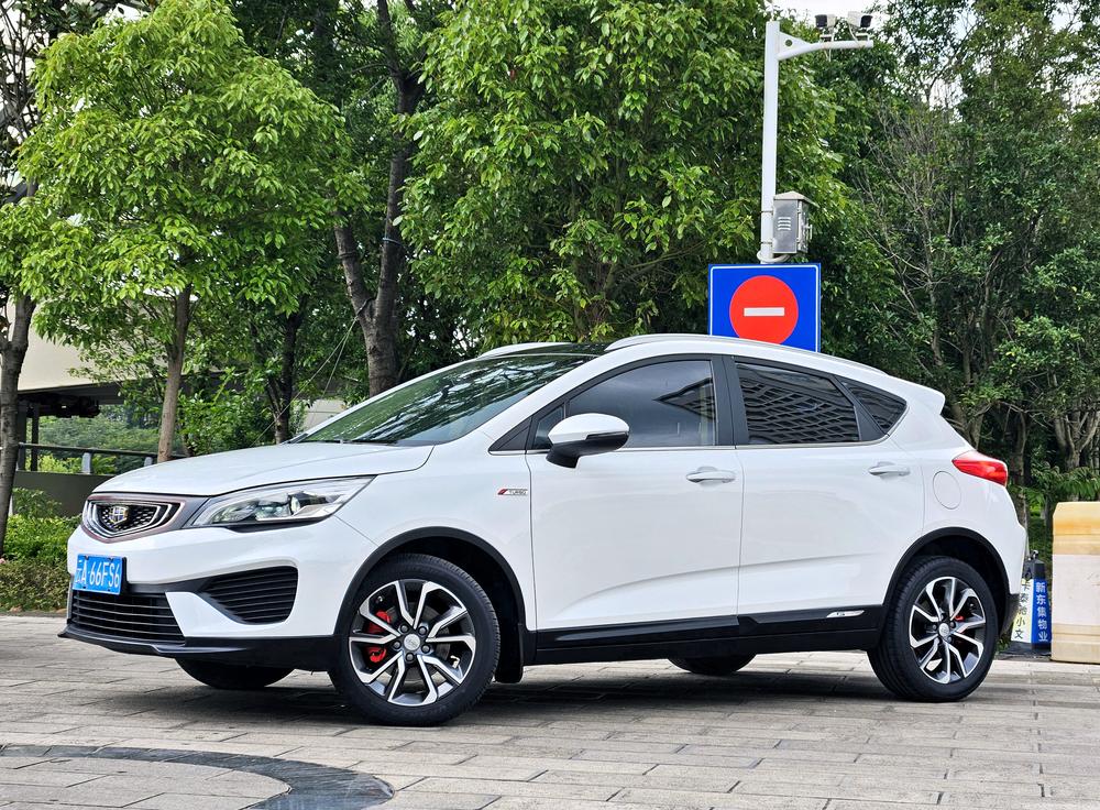 Geely Emgrand GS 2018 trendsetting version 1.4T automatic leading smart connected model