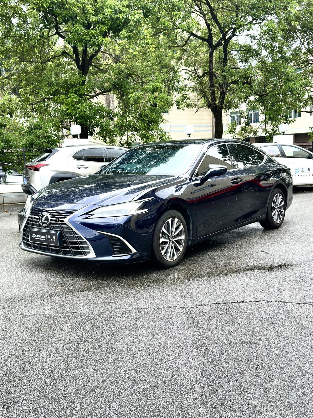 Lexus Lexus ES 2025 200 Premium Edition