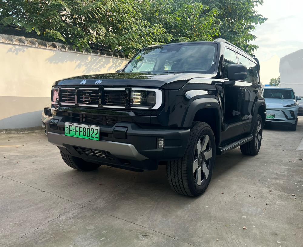 BAIC_Motor Beijing off-road BJ40 extended range 2025 standard version