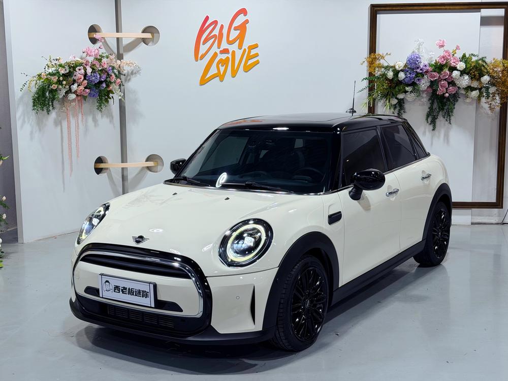 MINI MINI 2022 facelift 1.5T COOPER classic five-door version