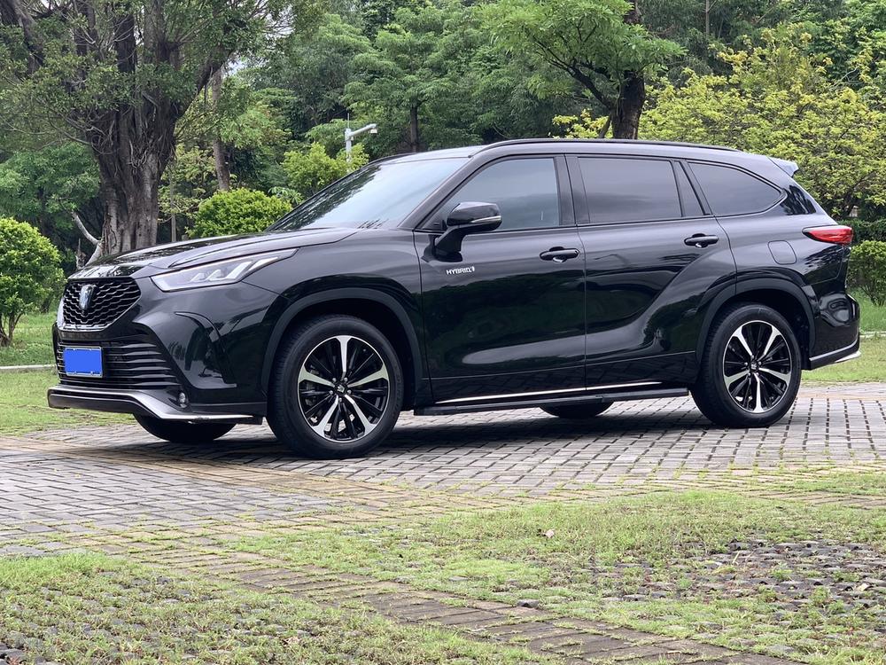 Toyota Crown Lufang 2022 2.5L HEV four-wheel drive premium version