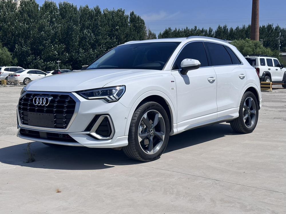 Audi Audi Q3 2022 35 TFSI Fashionable and Dynamic