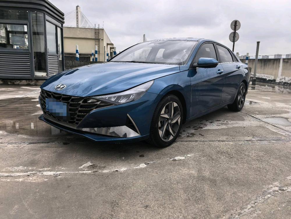 Hyundai Elantra 2021 1.5L CVT LUX Premium Edition