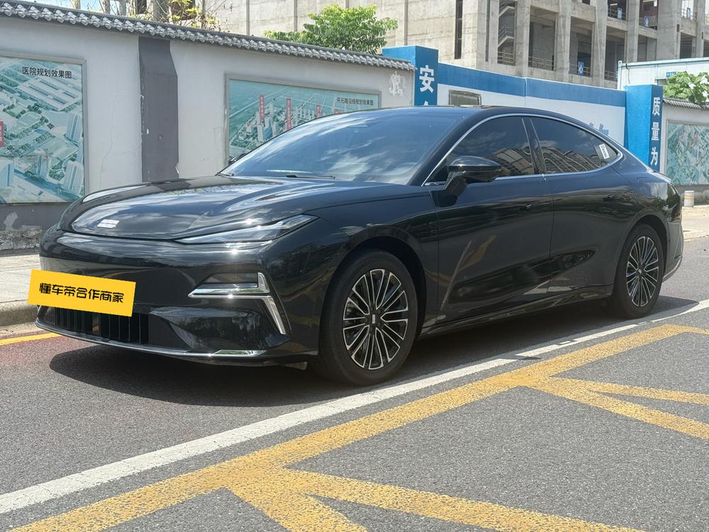 Geely Galaxy Star 8 PHEV 2025 130km EM-i Exclusive Edition