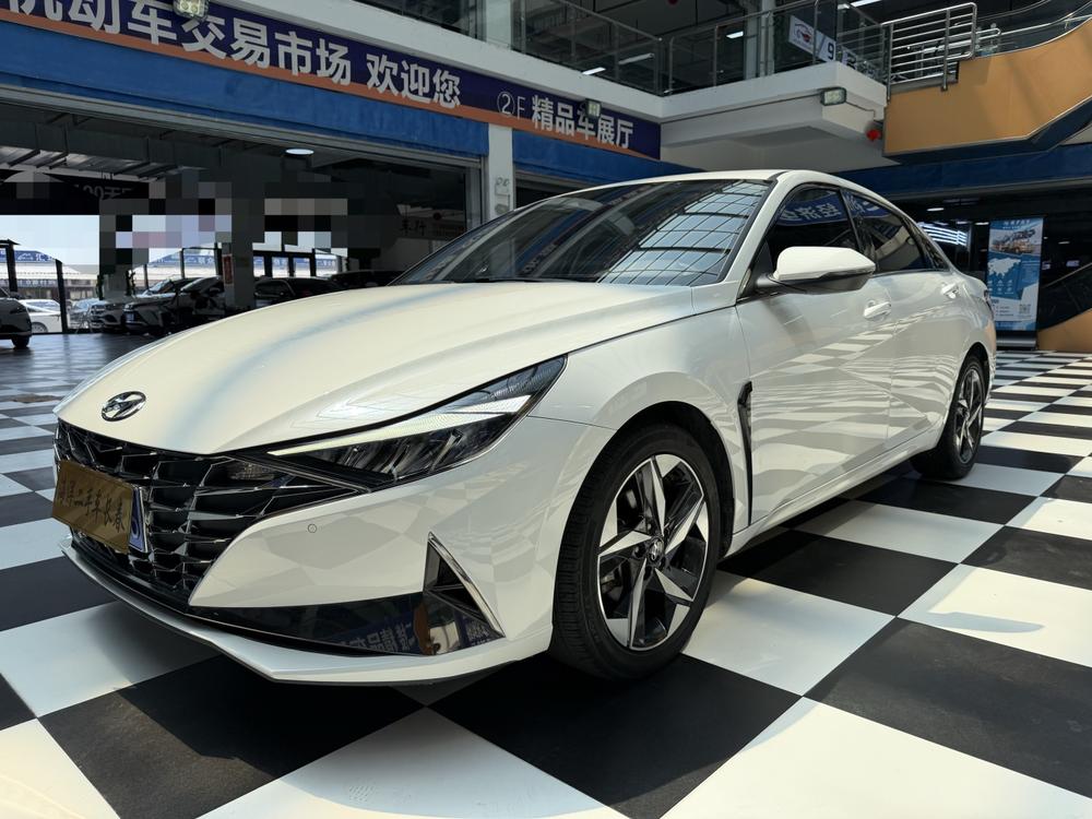 Hyundai Elantra 2022 1.5L CVT LUX Premium Edition