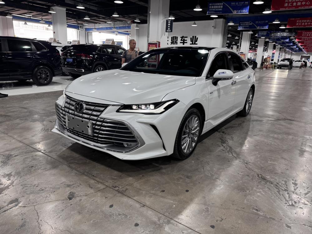 Toyota Asia Dragon 2024 Intelligent Electric Hybrid Dual Engine 2.0L E-CVT Deluxe Edition