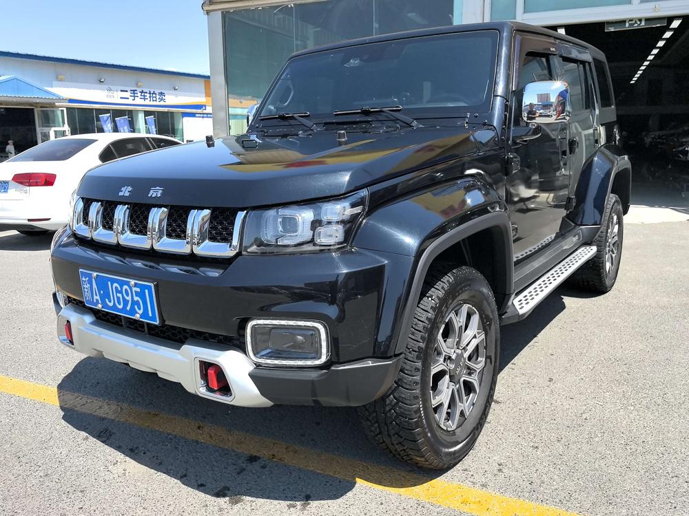 BAIC_Motor Beijing off-road BJ40 2023 2.0T automatic four-wheel drive city hunter version knight type