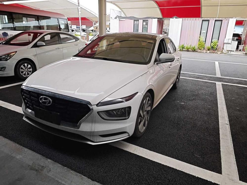 Hyundai Famous Picture 2021 1.8L MPi CVT Premium Edition LUX