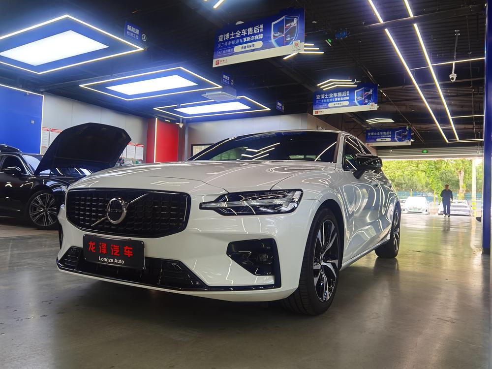 Volvo_Asia_Pacific Volvo S60 2025 B5 Zhiya Sports Edition