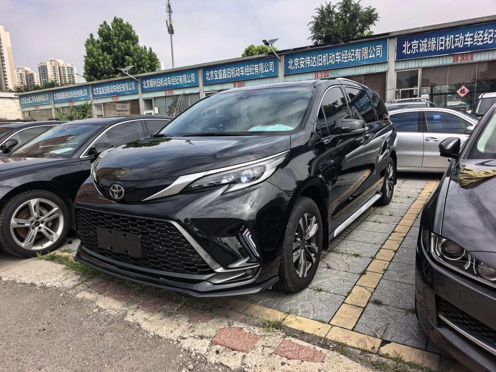 Toyota Grevia 2024 Intelligent Electric Hybrid Dual Engine 2.5L Two-wheel Drive Deluxe Edition
