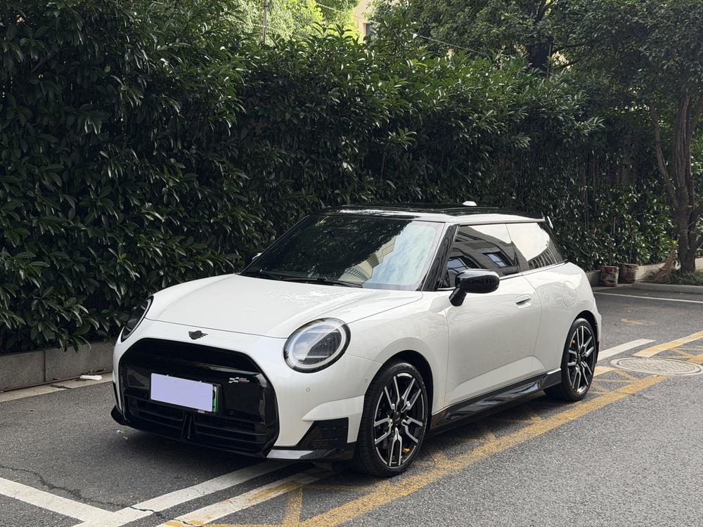 beam_car Electric MINI COOPER 2024 COOPER SE racing driver