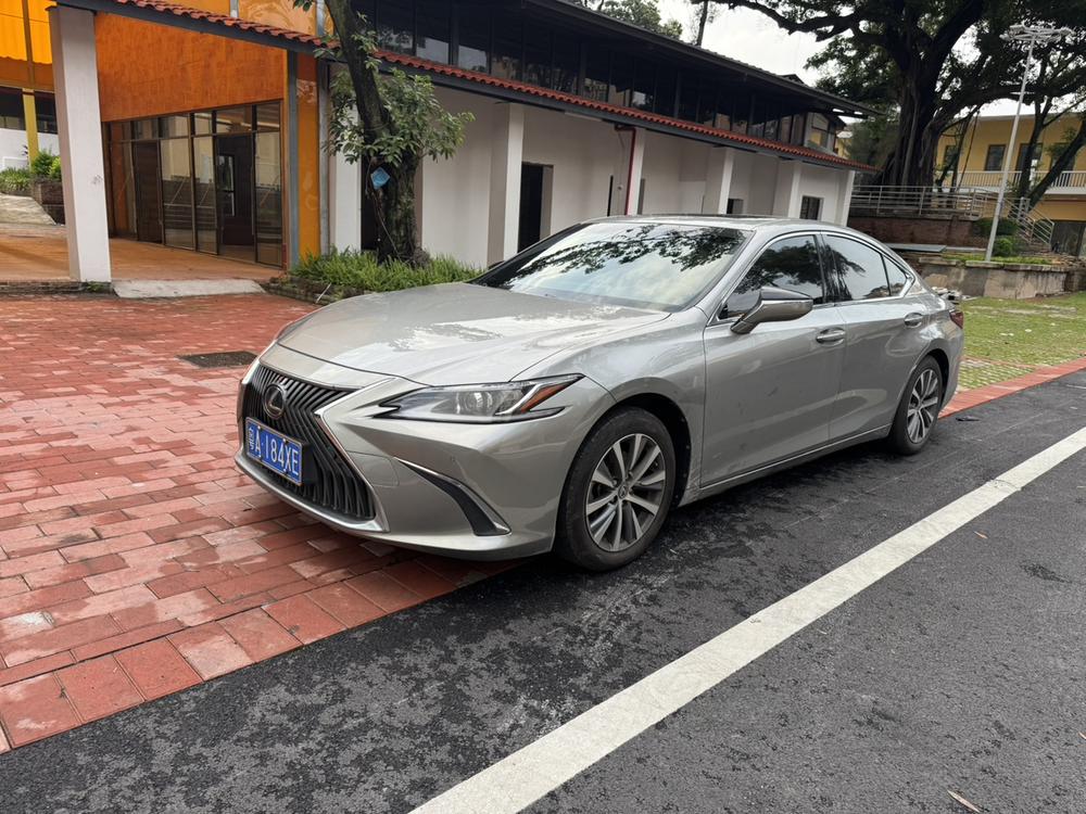 Lexus Lexus ES 2020 200 Luxury Edition National VI