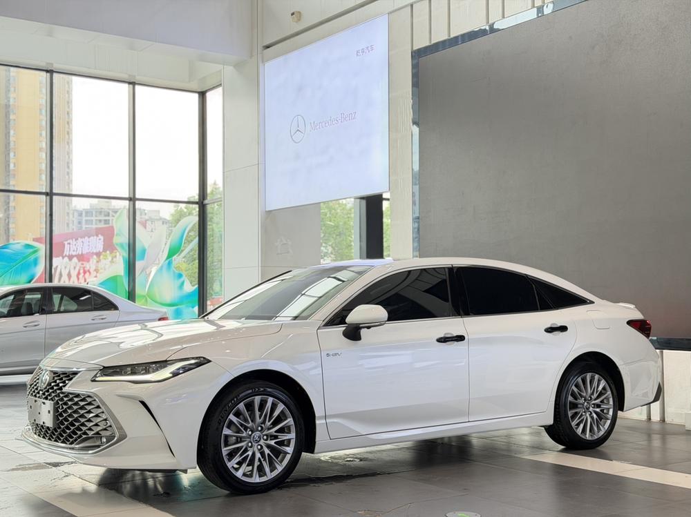 Toyota Asia Dragon 2024 Intelligent Electric Hybrid Dual Engine 2.5L E-CVT XLE Premium Edition