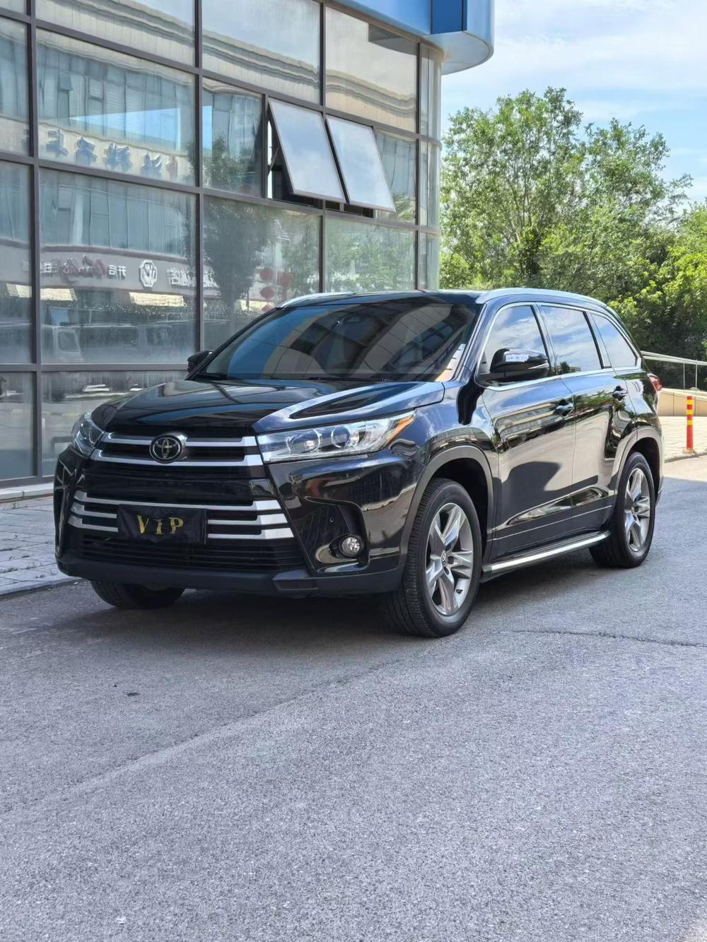 Toyota Highlander 2018 2.0T four-wheel drive luxury version 7 seats National V