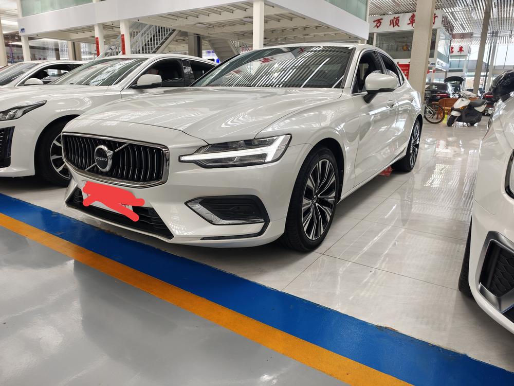 Volvo_Asia_Pacific Volvo S60 2025 B4 Zhiyuan Luxury Edition