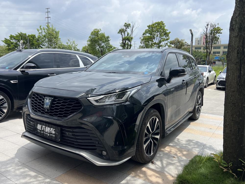 Toyota Crown Lufang 2023 smart electric hybrid dual-engine 2.5L E-CVT four-wheel drive premium version