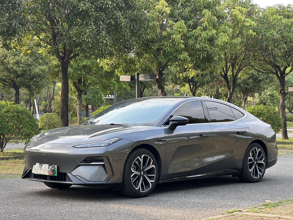 Geely Galaxy E8 2025 610km Exclusive Edition