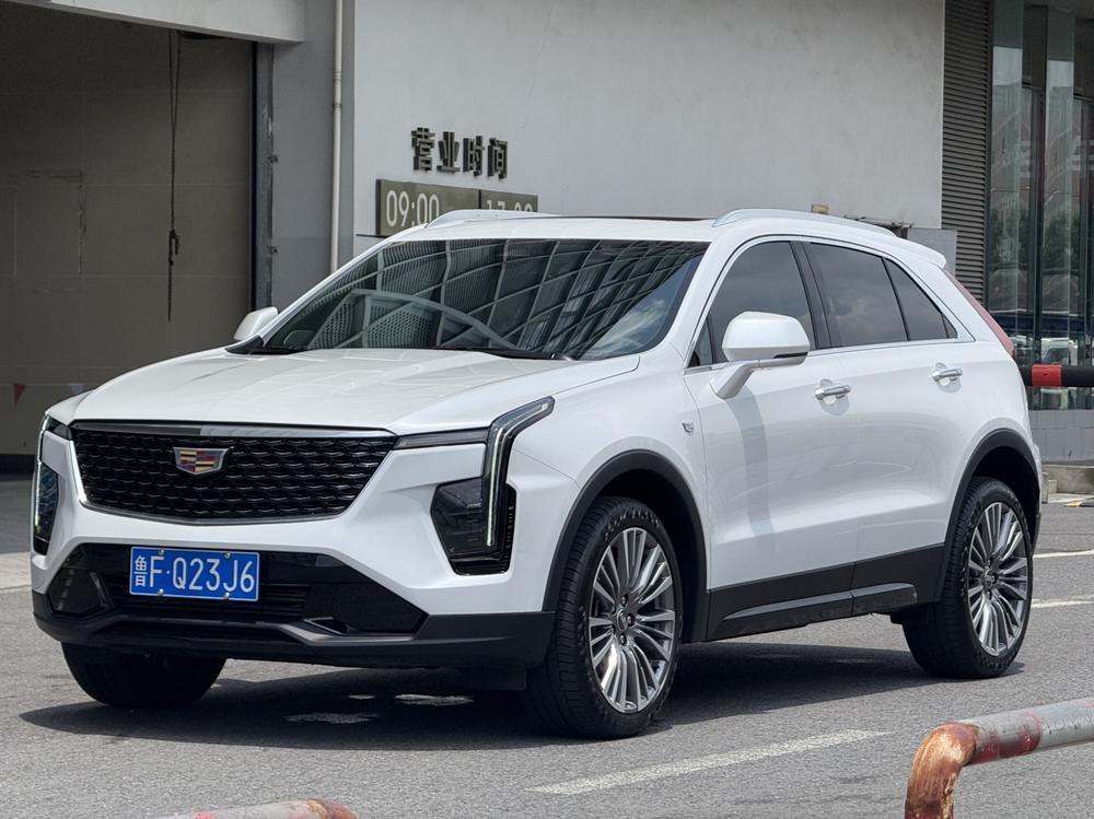 SAIC-GM_Cadillac Cadillac XT4 2024 28T two-wheel drive premium model