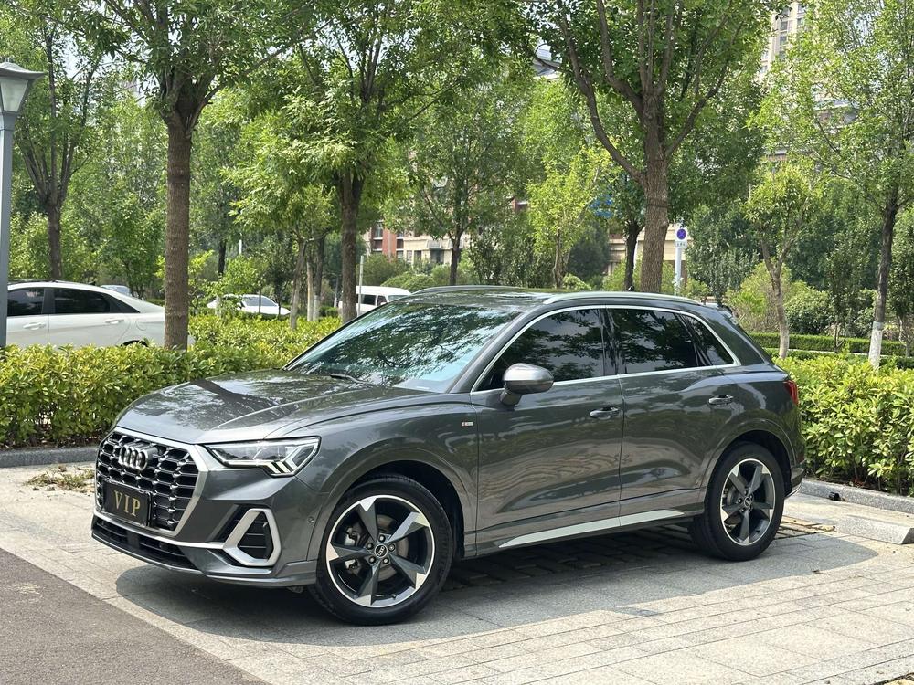 Audi Audi Q3 2021 35 TFSI Fashionable and Dynamic