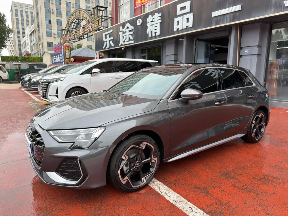 Audi Audi A3 2025 Sportback 35 TFSI Flying Spur Premium