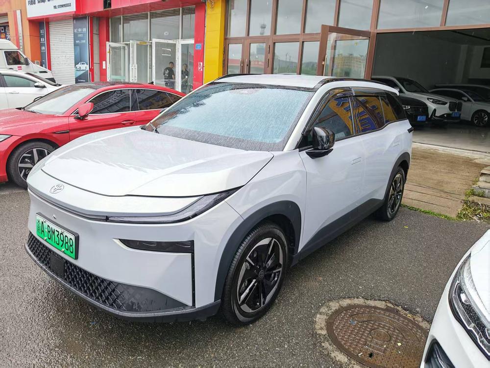 Toyota Platinum 3X 2025 520 Pro