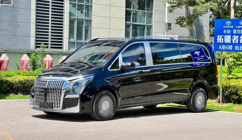 Benz Vito 2023 2.0T Elite Edition 7 seats