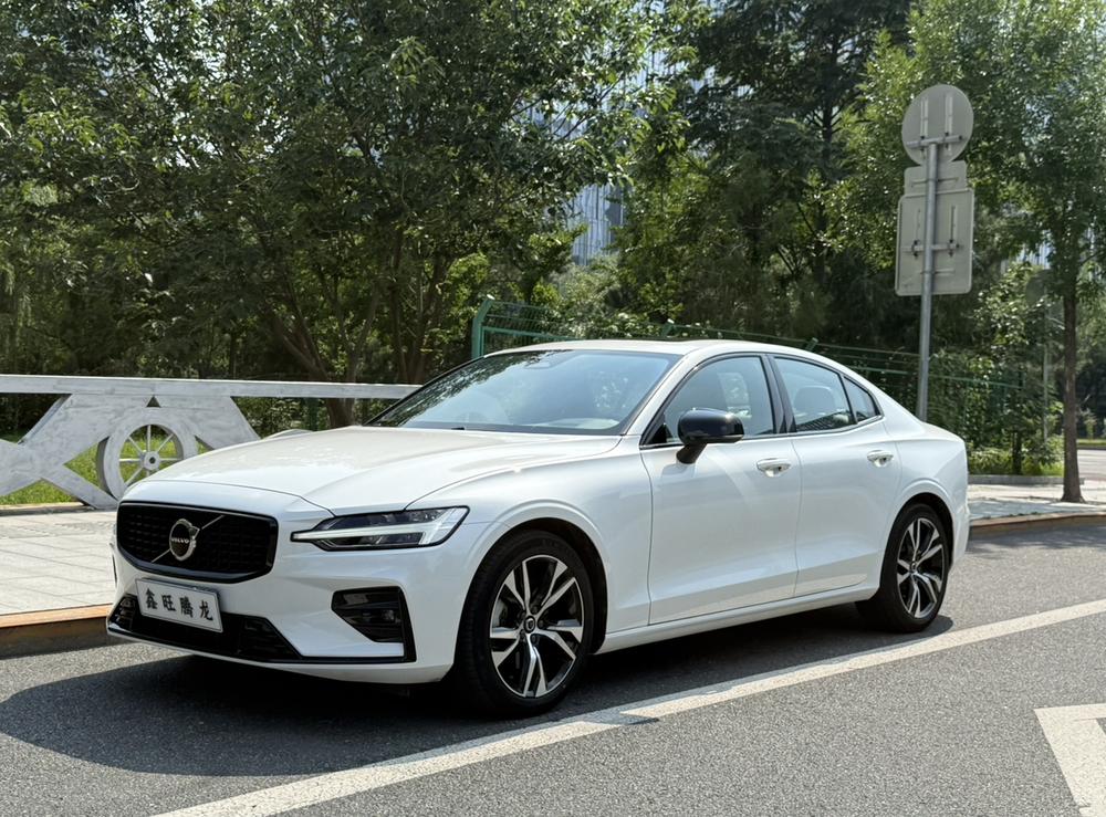 Volvo_Asia_Pacific Volvo S60 2025 B5 Zhiya Sports Edition
