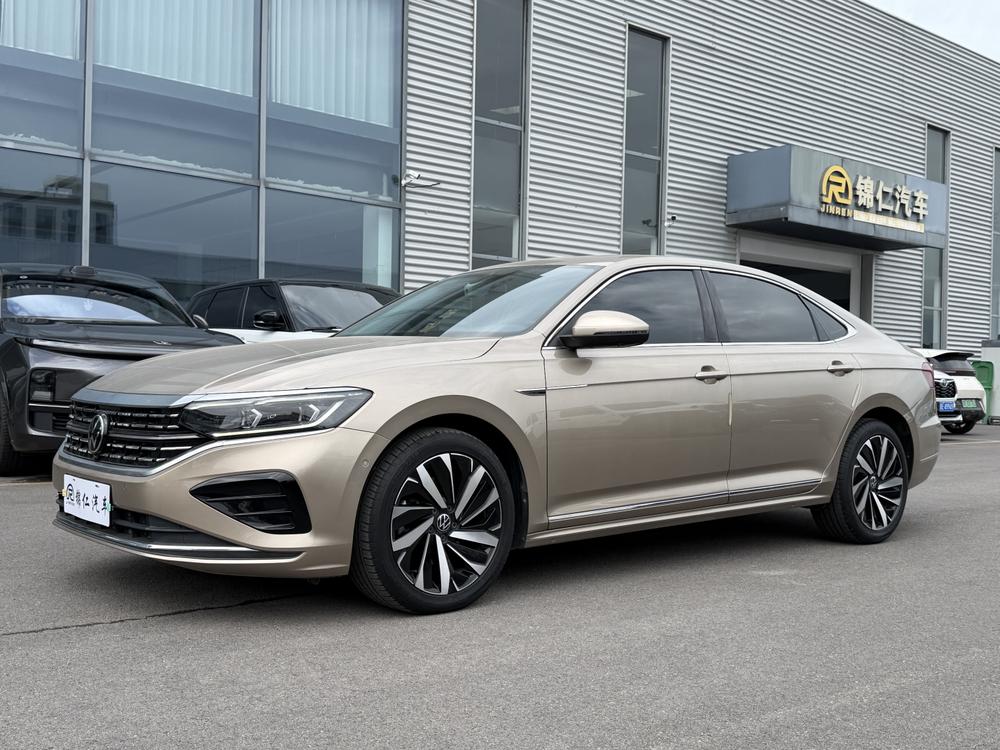 Volkswagen Passat 2022 330TSI Premium Edition