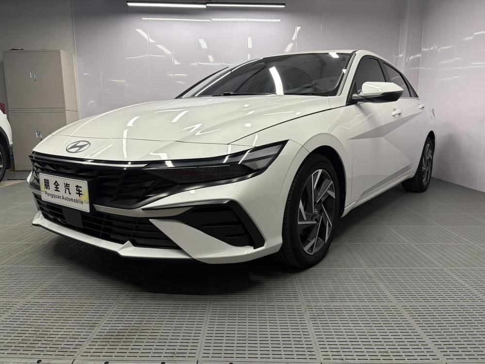 Hyundai Elantra 2023 1.5L CVT LUX Premium Edition