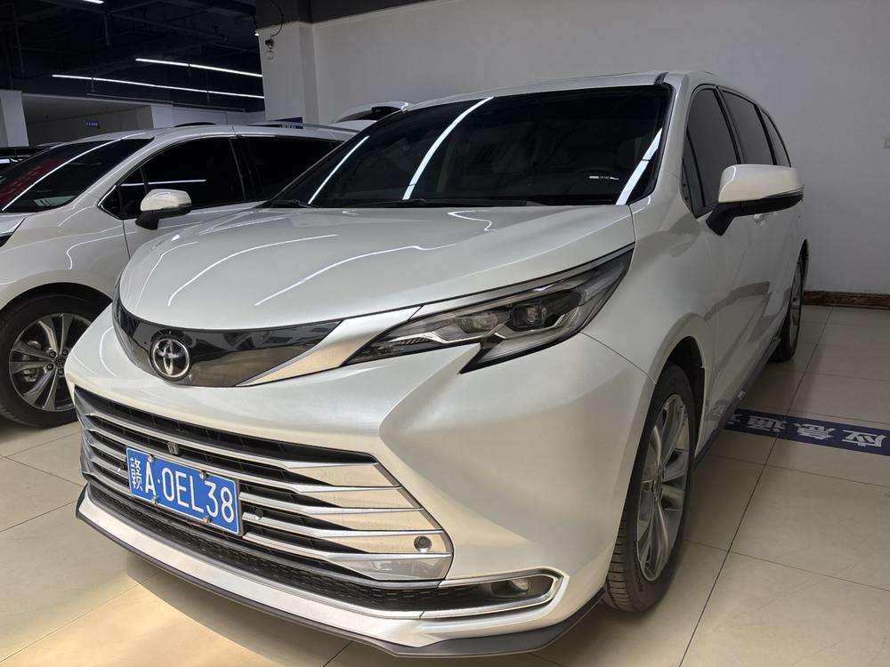 Toyota Senna 2024 Dual Engine 2.5L Platinum Edition