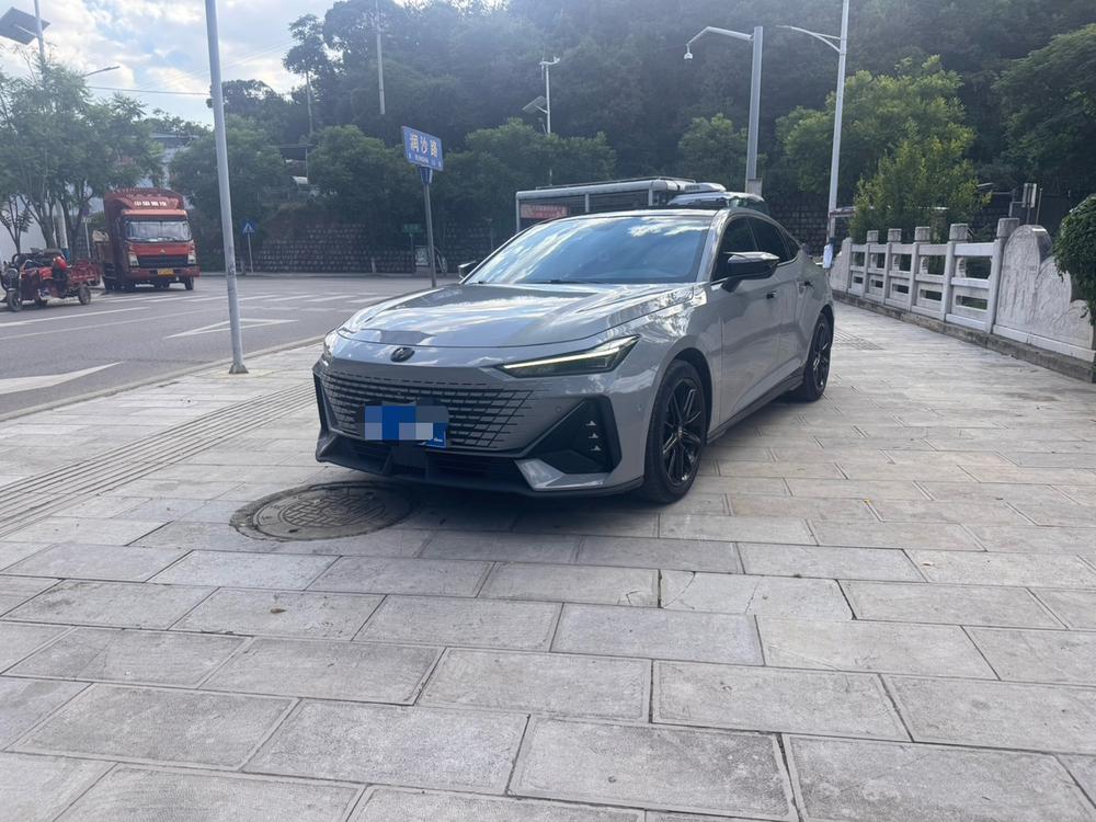 Changan Changan UNI-V 2022 1.5T premium model