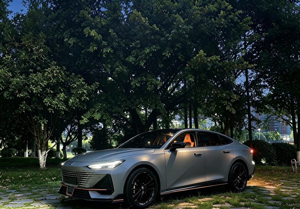 Changan Changan UNI-V 2023 1.5T sports version