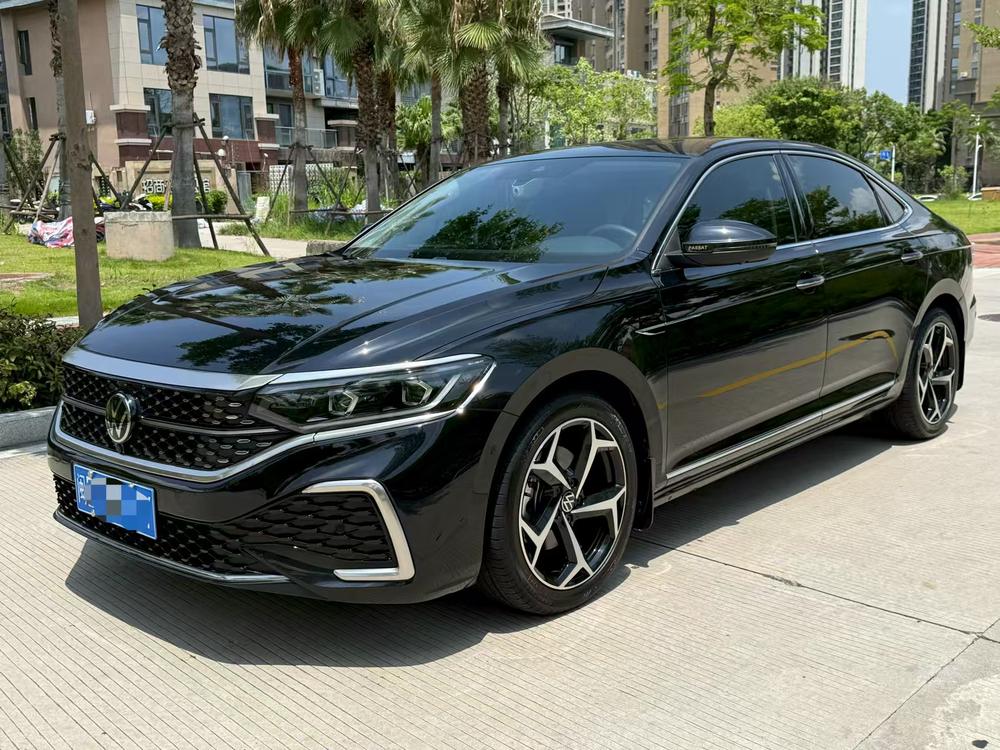 Volkswagen Passat 2024 Outstanding Model 380TSI Starry Sky Dragon Edition