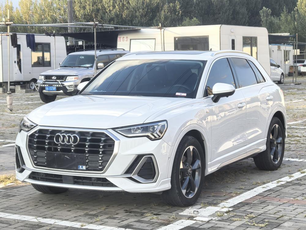 Audi Audi Q3 2022 35 TFSI Fashionable and Dynamic