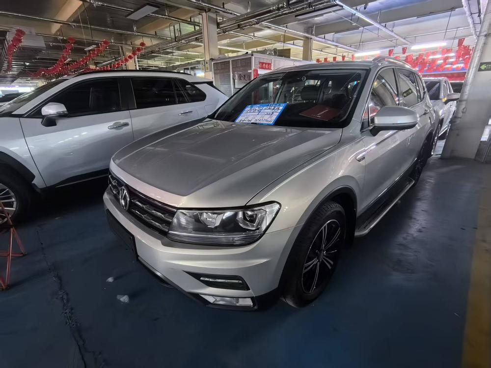 Volkswagen Tiguan L 2019 330TSI automatic two-wheel drive panoramic comfort version National VI