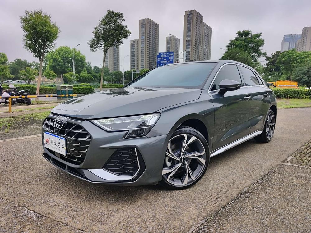 Audi Audi A3 2025 Sportback 35 TFSI Flying Spur Premium