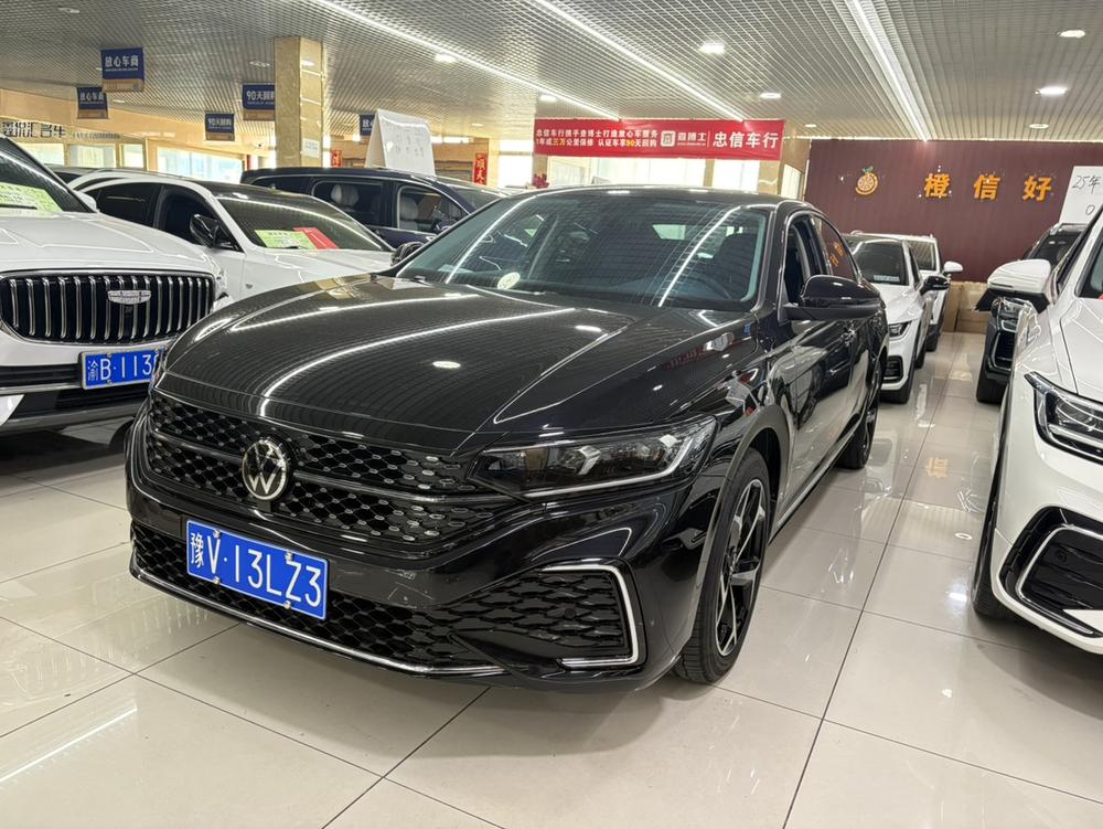 Volkswagen Passat 2025 Outstanding Model 380TSI Dragon Edition