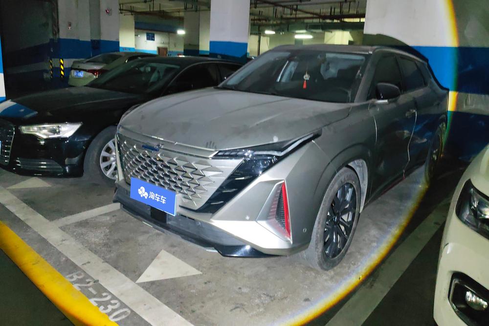 Changan Changan Auchan Z6 2022 Blue Whale 1.5T DCT Smart Navigation Model