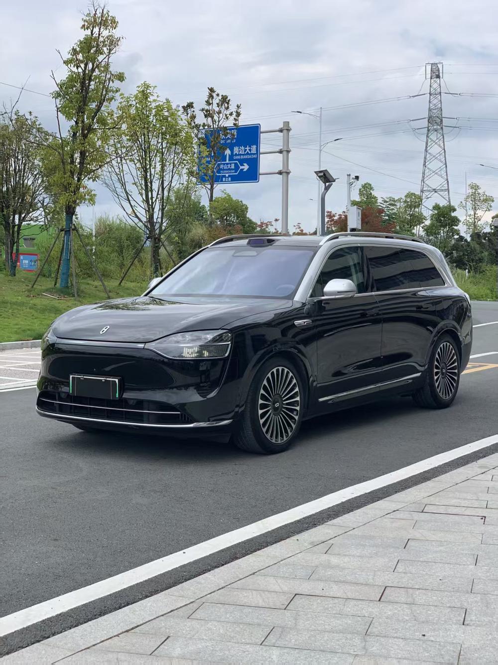 Cyrus_Automobiles Wenjie M9 2024 extended range Max six-seat version
