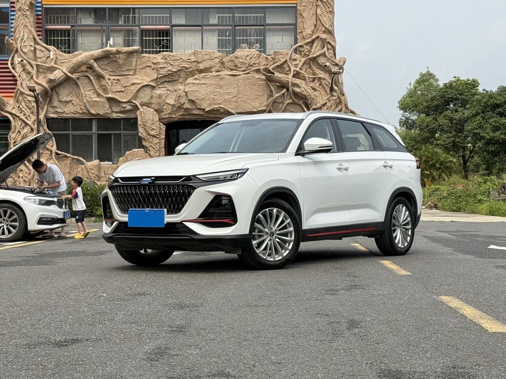 Changan Changan Auchan X7 PLUS 2022 1.5T Automatic Blue Whale Edition Geeker Pilot Model