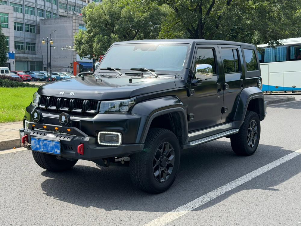BAIC_Motor Beijing Off-Road BJ40 2023 2.0D Automatic Four-wheel Drive Blade Hero Edition Knight Type